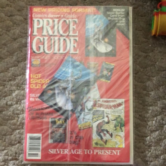 Silver surfer card from skybox only in this issue.     Comics buyers price guide - Picture 2 of 2